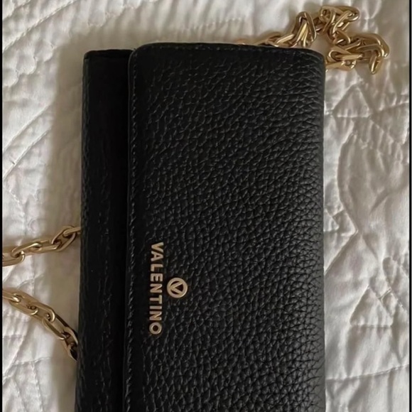 ⛔️Sold⛔️Authentic Valentino Leather Wallet-in-Chain & Crossbody Bag in Black - Picture 3 of 5